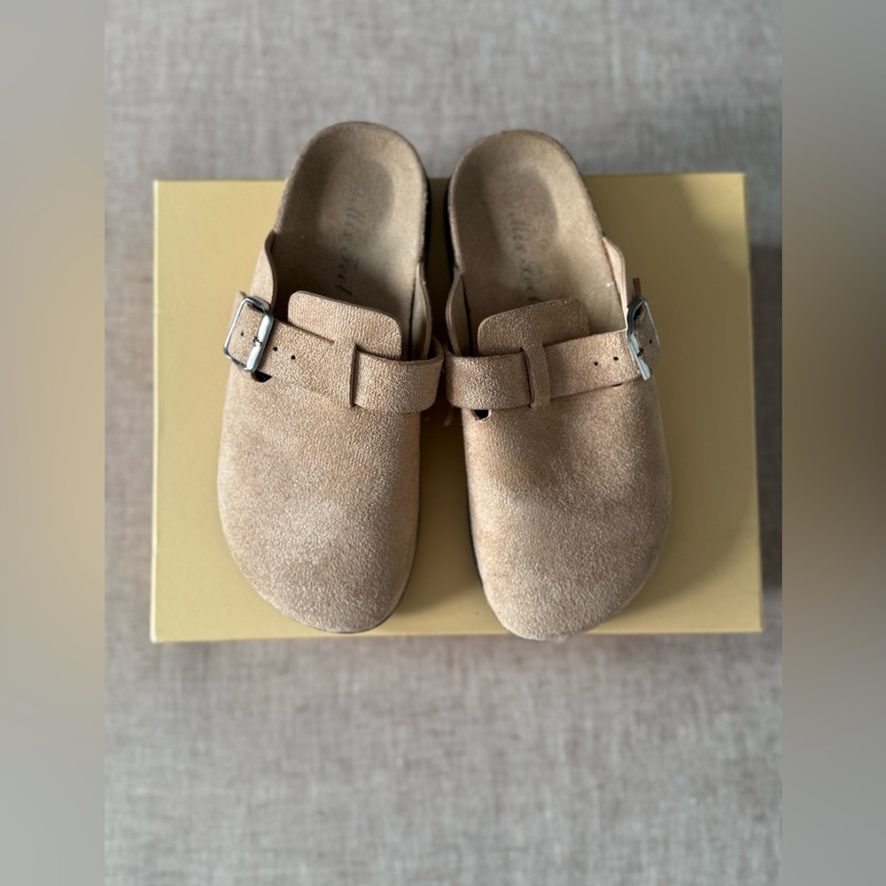 Italian Tan Suede Clogs num 38 eu- used once